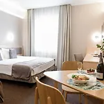 Nota Bene & Restaurant Ξενοδοχείο Λβιβ
