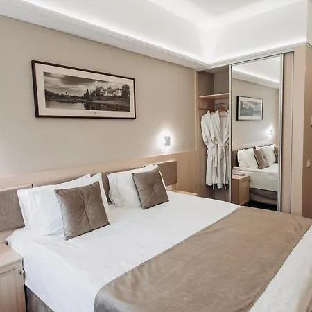 Nota Bene & Restaurant Hotel 4*