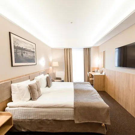 Nota Bene & Restaurant Hotel 4*