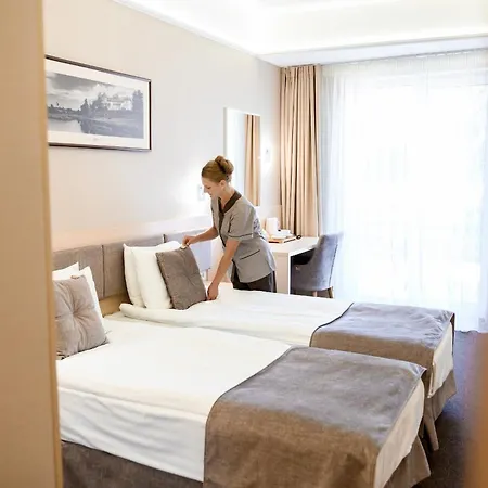 Hotel Nota Bene & Restaurant 4*