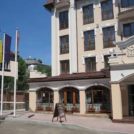 Nota Bene & Restaurant 호텔 4*