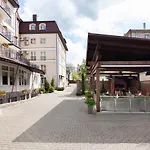 Nota Bene & Restaurant Готель 4*