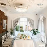 Nota Bene & Restaurant Готель
