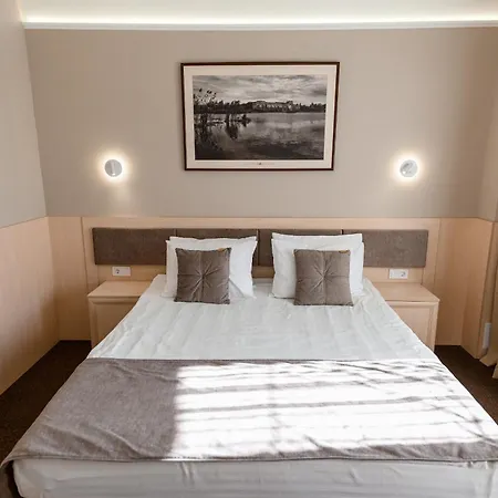 Nota Bene & Restaurant Hotell Lviv